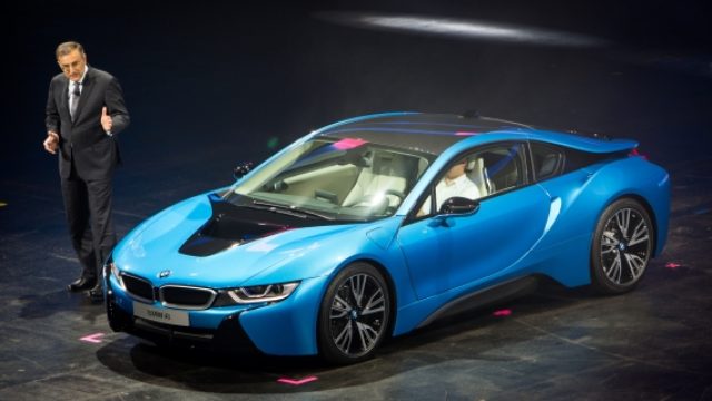 Mašinskom fakultetu BMW poklonio automobil serije 6