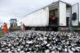 Iz kamiona ispalo 10.000 flaša piva