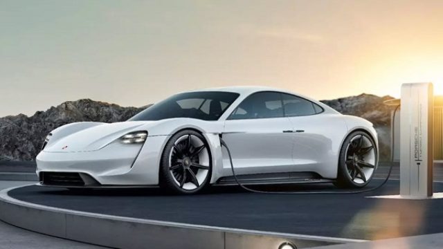 Tesla i Porsche odmeravaju snage na stazi Nirburgring