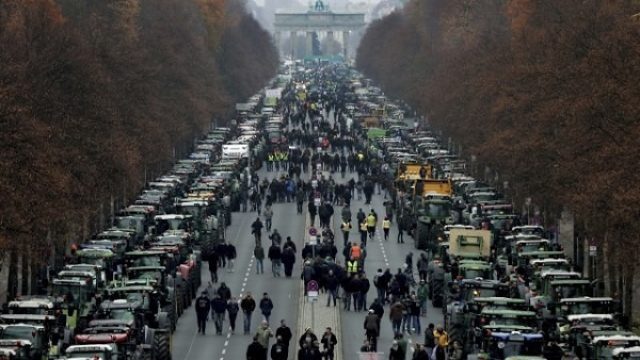 Nemački poljoprivrednici protestovali protiv ograničenja pesticida