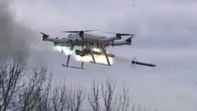 Srpski dron IKA ROCKET lansira avionske rakete